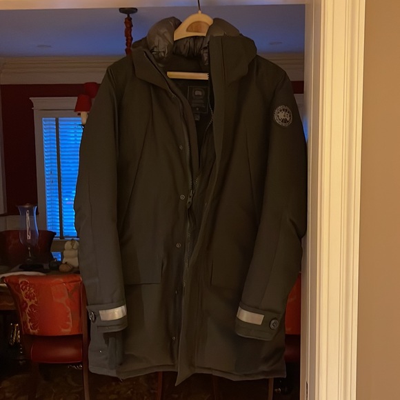 Brand new Canada Goose coat. - Picture 2 of 7